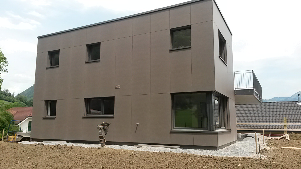 Neubau EFH, Fassade mit Largoplatten, Dämmung und Bekleidung