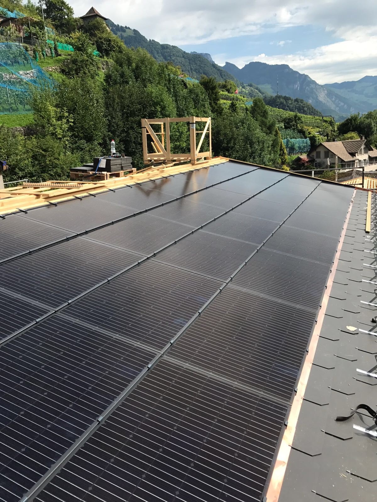 Indach-Photovoltaik - Ackermann Gebäudehüllen GmbH